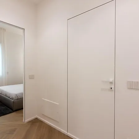 Apartment White House Con Posti Auto