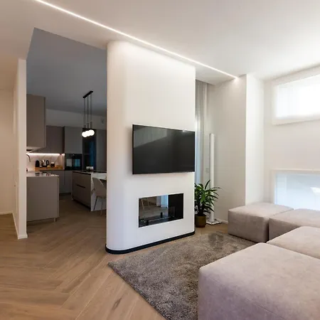 Apartment White House Con Posti Auto