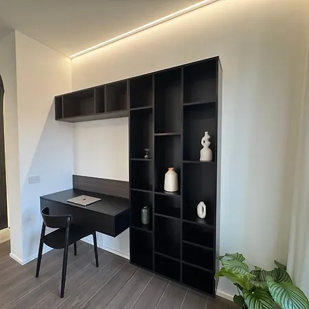 Apartment White House Con Posti Auto