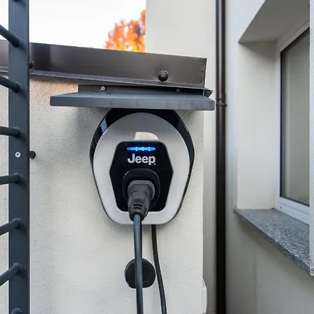 Daire White House Con Posti Auto Milano