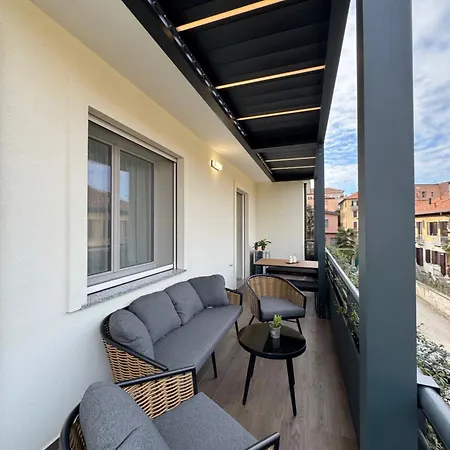 White House Con Posti Auto Daire