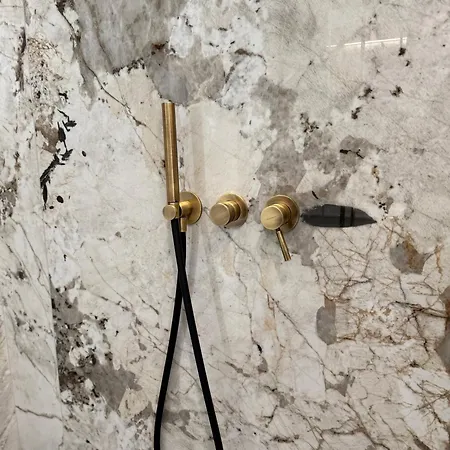 Daire White House Con Posti Auto