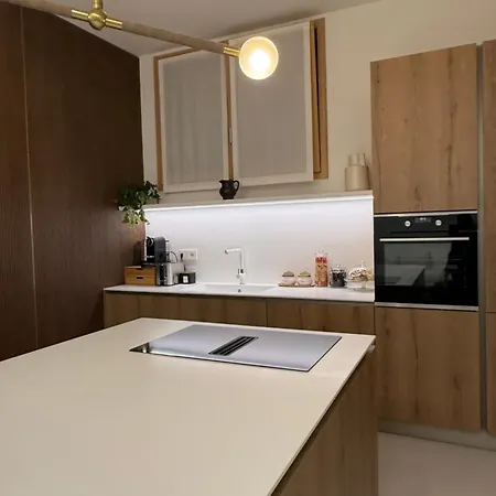 Daire White House Con Posti Auto *