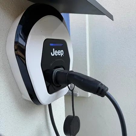 White House Con Posti Auto * Milano