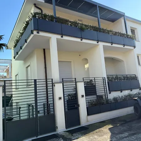 White House Con Posti Auto * Milano