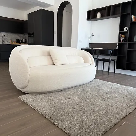 White House Con Posti Auto Apartment *