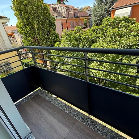 White House Con Posti Auto Daire *