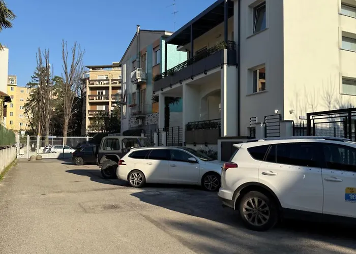 아파트 White House Con Posti Auto